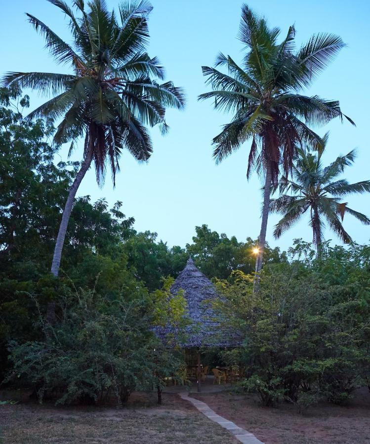 ワタム Mangrove View Bed & Breakfast エクステリア 写真